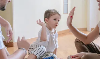 Her Yaştan Çocukla Evde Eğlenceli ve Eğitici Aktiviteler Her Yaştan Çocukla Evde Eğlenceli ve Eğitici Aktiviteler