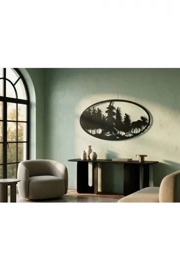 Modern Oval Çam Ormanı ve Geyik Motifli Estetik Metal Duvar Panosu Modern Oval Çam Ormanı ve Geyik Motifli Estetik Metal Duvar Panosu