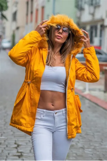 Hardal Kapüşonu Kürklü İçi Kürklü Gabardin Mont Hardal Kapüşonu Kürklü İçi Kürklü Gabardin Mont