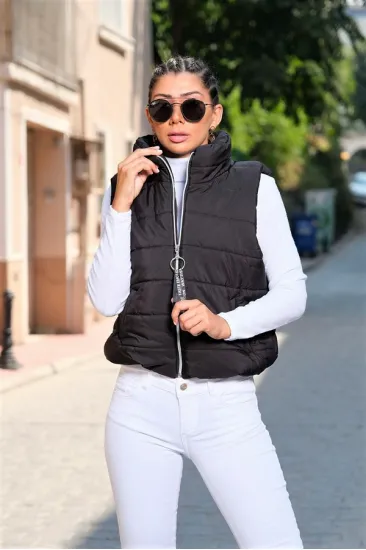 Siyah Dik Yaka Beli Lastikli Cepli Kısa Şişme Yelek Siyah Dik Yaka Beli Lastikli Cepli Kısa Şişme Yelek