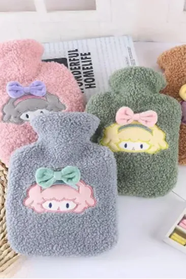 1 Litre Polar Peluş Örgülü,Kurdeleli Saçlı Kız Model Sıcak Su Torbası (5637) 1 Litre Polar Peluş Örgülü,Kurdeleli Saçlı Kız Model Sıcak Su Torbası (5637)