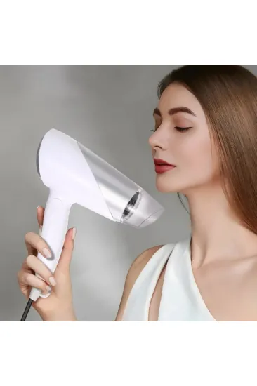 Katlanabilir Başlıklı Saç Kurutma Makinesi Katlanabilir Başlıklı Saç Kurutma Makinesi