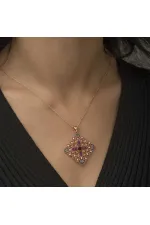 Gümüş Rose Etnik Desenli Madalyon Kolye Gümüş Rose Etnik Desenli Madalyon Kolye