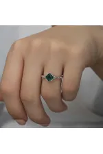 Gümüş Yeşil Baget Tek Taş Kadın Yüzük Gümüş Yeşil Baget Tek Taş Kadın Yüzük