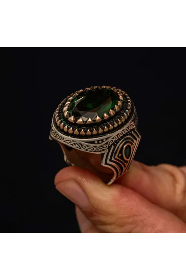 Gümüş Yeşil Zirkon Taşlı Erkek Yüzük Gümüş Yeşil Zirkon Taşlı Erkek Yüzük