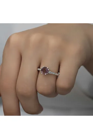 Gümüş Pembe Baget Tek Taş Kadın Yüzük Gümüş Pembe Baget Tek Taş Kadın Yüzük