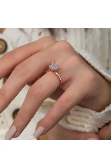 Gümüş Rose Beyaz Lotus Çiçeği Yüzük Gümüş Rose Beyaz Lotus Çiçeği Yüzük