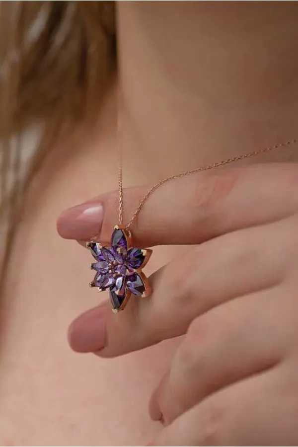 Gümüş Rose Mor Lotus Çiçeği Kolye Gümüş Rose Mor Lotus Çiçeği Kolye