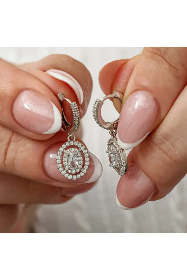 Gümüş Oval Taşlı Sallantılı Küpe Gümüş Oval Taşlı Sallantılı Küpe