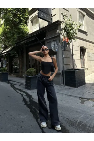Arkadan Yırtmaçlı Jeans Kot Palazzo Pantolon - Siyah Arkadan Yırtmaçlı Jeans Kot Palazzo Pantolon - Siyah
