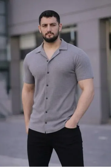 Erkek Waffle Kumaş Kısa Kollu Düğmeli Açık Yaka Regular Fit Gömlek - Gri Erkek Waffle Kumaş Kısa Kollu Düğmeli Açık Yaka Regular Fit Gömlek - Gri
