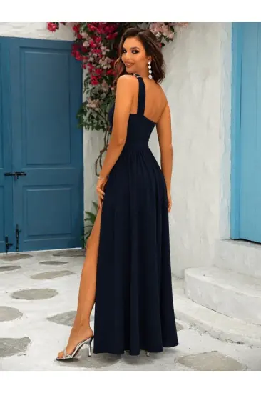Kadın Tek Omuzdan Askılı Toka Detaylı Yandan Yırtmaçlı Uzun Janjan Krep Elbise Kadın Tek Omuzdan Askılı Toka Detaylı Yandan Yırtmaçlı Uzun Janjan Krep Elbise