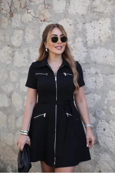 Kadın Kısa Kollı Yakalı önden Fermuarlı Ve Cepli Kısa Modal Elbise Kadın Kısa Kollı Yakalı önden Fermuarlı Ve Cepli Kısa Modal Elbise