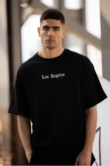 Unisex Bisiklet Yaka Baskılı Oversize T-Shirt - Siyah Unisex Bisiklet Yaka Baskılı Oversize T-Shirt - Siyah