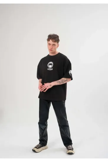 Erkek Kısa Kol Tişört Göğüs ve Kol Bisiklet Yaka Baskılı T-Shirt - Siyah Erkek Kısa Kol Tişört Göğüs ve Kol Bisiklet Yaka Baskılı T-Shirt - Siyah