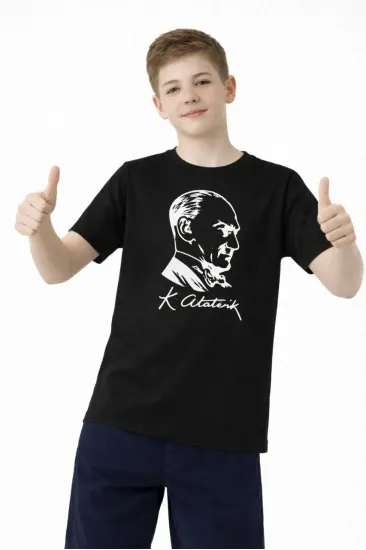 Erkek Çocuk Atatürk Baskılı Tişört Kısa Kollu Bisiklet Yaka T-Shirt - Siyah Erkek Çocuk Atatürk Baskılı Tişört Kısa Kollu Bisiklet Yaka T-Shirt - Siyah