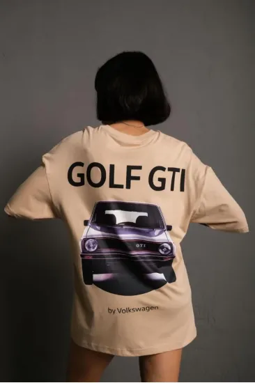Kadın Oversize Tişört Golf GTI Retro Araba Baskılı T-shirt - Bej Kadın Oversize Tişört Golf GTI Retro Araba Baskılı T-shirt - Bej