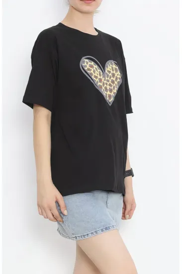 14 Şubat Sevgililer Günü Leopar Kalp Baskılı Oversize Bisiklet Yaka T-shirt - Siyah 14 Şubat Sevgililer Günü Leopar Kalp Baskılı Oversize Bisiklet Yaka T-shirt - Siyah
