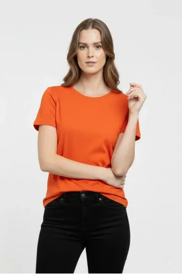 Kadın T-Shirt Bisiklet Yaka Slim Fit Likralı Tişört Yazlık Basic Body - Turuncu Kadın T-Shirt Bisiklet Yaka Slim Fit Likralı Tişört Yazlık Basic Body - Turuncu
