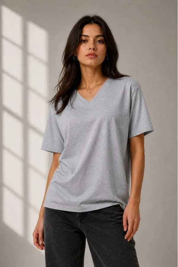Kadın V Yaka Basic Tişört Kısa Kol Yazlık Regular Fit T-Shirt - Gri Kadın V Yaka Basic Tişört Kısa Kol Yazlık Regular Fit T-Shirt - Gri