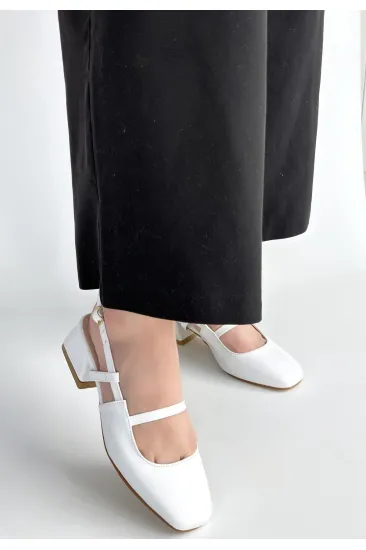 Liva Beyaz Cilt Topuklu Ayakkabı Liva Beyaz Cilt Topuklu Ayakkabı
