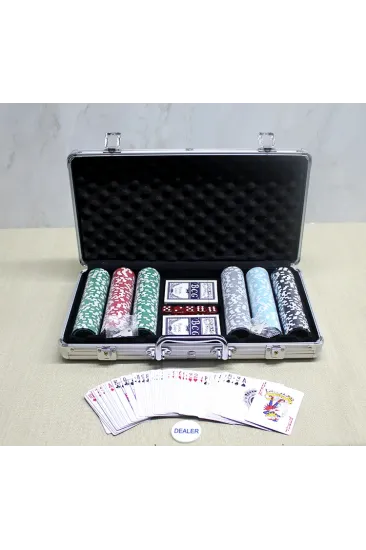 Metal Çantalı 300 Chip Ve 2 Adet İskambil Kağitına Sahip Poker Oyunu Alk3549 Metal Çantalı 300 Chip Ve 2 Adet İskambil Kağitına Sahip Poker Oyunu Alk3549